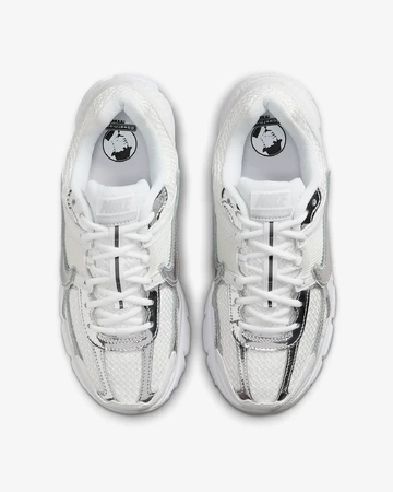Nike Zoom Vomero 5 Chrome Toe Paar von oben