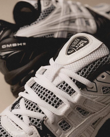 GmbH ASICS Gel-Kayano Legacy White Black Close Up