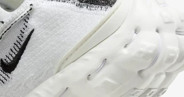 Nike ISPA MindBody Black White details