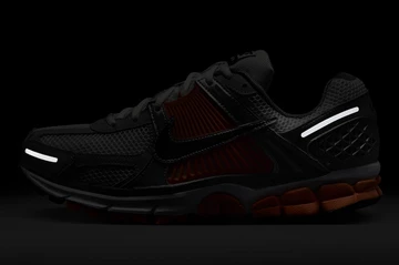 Nike Vomero 5 Safety Orange Außenseite Dark