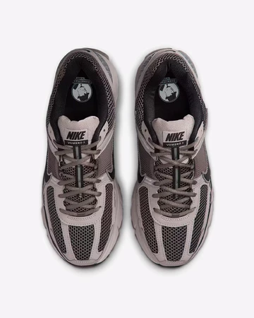 Nike Zoom Vomero 5 College Grey von oben