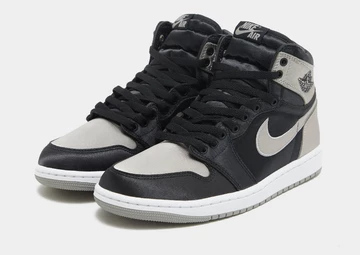 Jordan 1 High Satin Shadow schräg von oben