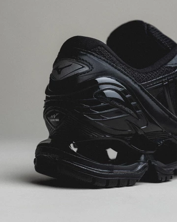 Die Ferse des Mizuno Wave Prophecy LS Black