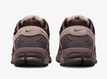 Nike Vomero 5 Plum Eclipse von Hinten