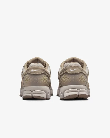 Nike Zoom Vomero Sesame Khaki von hinten