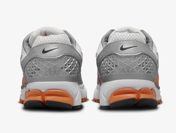 Nike Vomero 5 Safety Orange von Hinten