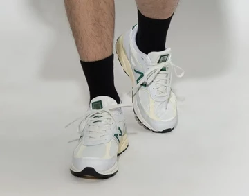 New Balance 990v4 White Green On Feet