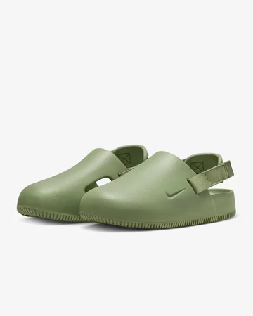 Nike Calm Mule Slipper Oil Green schräg