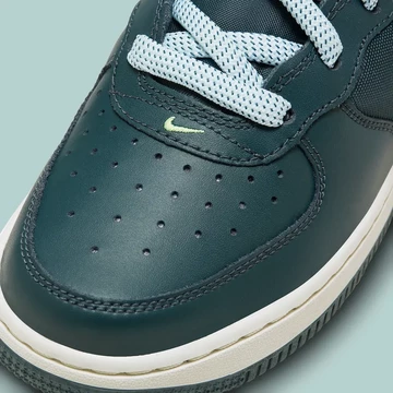 Air Force 1 Mid Big Tongue Teal toebox