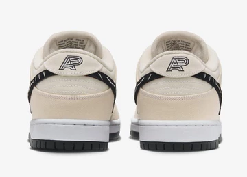 Albino & Preto Nike SB Dunk Low - Ferse