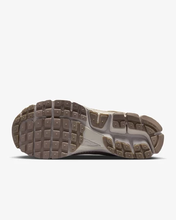 Nike Zoom Vomero Sesame Khaki Sohle