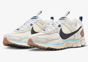 Der Nike Zoom Vomero 5 Design By Japan von schräg außen