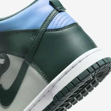 Nike Dunk High GS Deep Jungle Detail Ferse