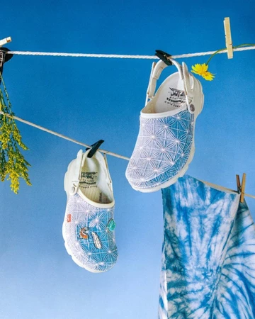 Levi's Crocs All-Terrain Clog Sashiko Light Wash - Lookbook