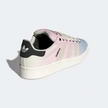 Der adidas Campus 00s Wonder Blue Clear Pink von hinten