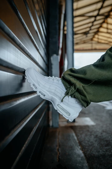 Air Max 95 All White - on feet & Outfit Bilder