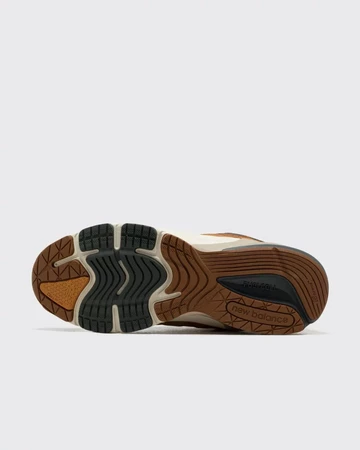 Carhartt WIP New Balance 990v6 Sohle