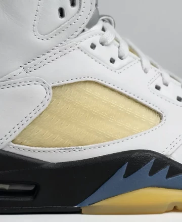 A Ma Maniere Jordan 5 Diffused Blue Detail Mittelfußbereich