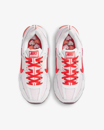 Nike Zoom Vomero 5 Valentine's Day 2025 von Oben