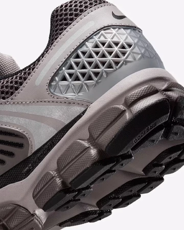 Nike Zoom Vomero 5 College Grey Detailbild