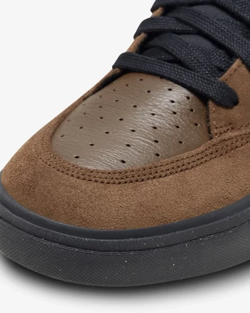 Nike SB React Leo Detail Toebox