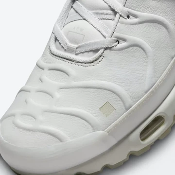 A COLD WALL Nike Air Max Plus Platinum Tint Detail Toebox