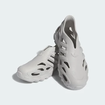 adidas adiFOM Supernova Grey Two der eine Schuh auf dem anderen