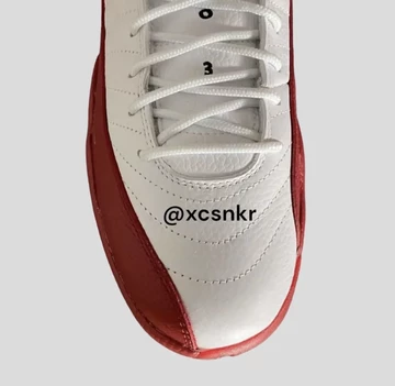 Jordan 12 Cherry Leak Bilder toe box