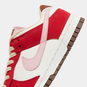 Dunk Low Bacon Swoosh Details