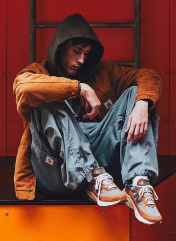 Carhartt WIP New Balance 990v6