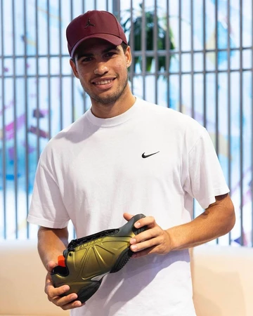 Supreme Nike Air Zoom Courtposite