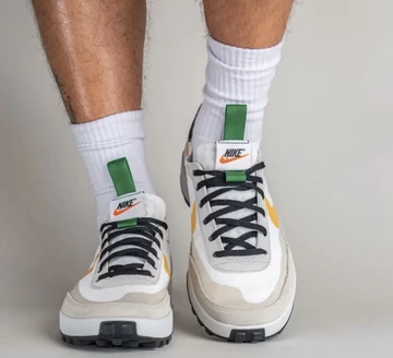 Tom Sachs NikeCraft GPS White Green Gold On Feet von Vorne
