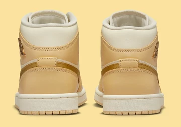 Jordan 1 Mid Vanilla Gold von hinten