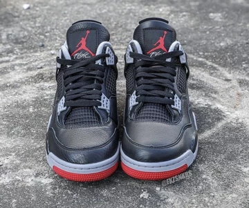 Jordan 4 Bred Reimagined - vorne