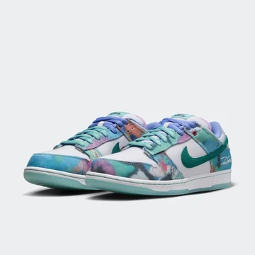 Futura Laboratories SB Dunk Low Bleached Aqua