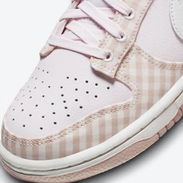 Dunk Low Pink Gingham Detail Toebox
