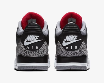 Der Jordan 3 Black Cement 2024 von hinten mit dem Nike Logo