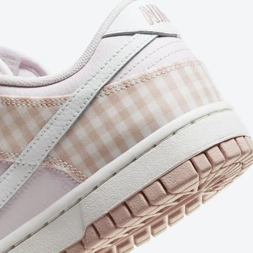 Dunk Low Pink Gingham Detail Ferse
