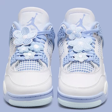 Jordan 4 Retro Forget Me Not von vorne