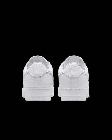 Nike Air Force 1 Triple White 2001 Shape von hinten