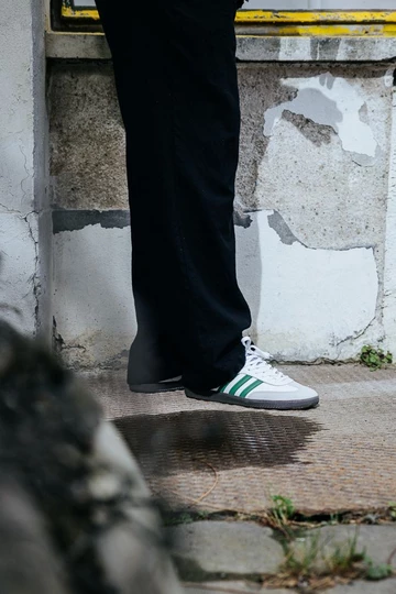 adidas Samba Collegiate am Fuß