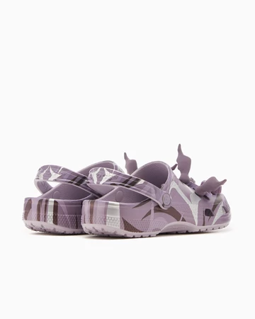 Der CLOT Crocs Classic Clog Purple von hinten