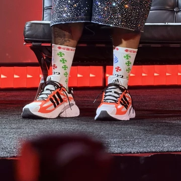 adidas Adistar XLG 2.0 Laser Orange am Fuß