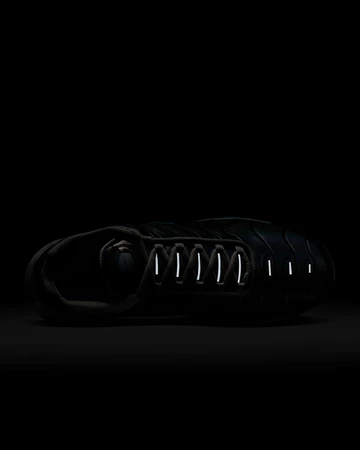 Air Max Plus Iridescent im Dunkeln