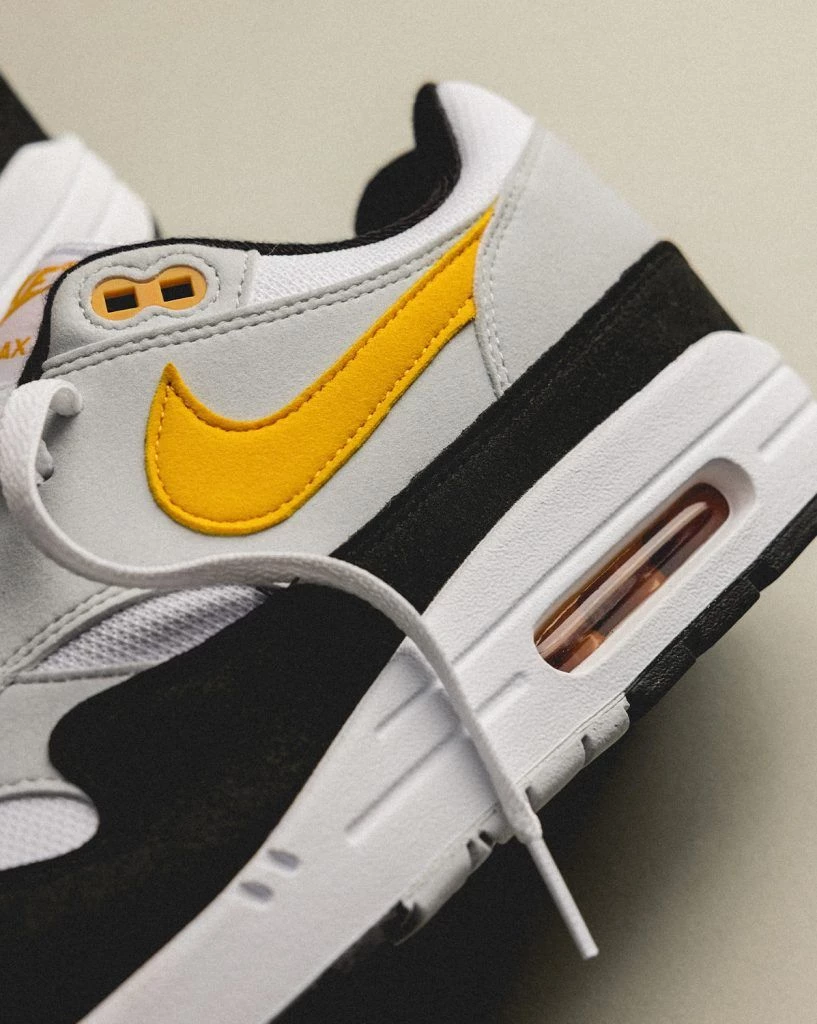 Air Max Black University Gold FD9082-104 Dead Stock