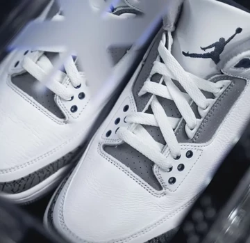 Jordan 3 White Midnight Navy in der Box