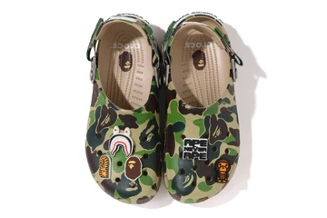 BAPE x Crocs Clog Grün Fersen