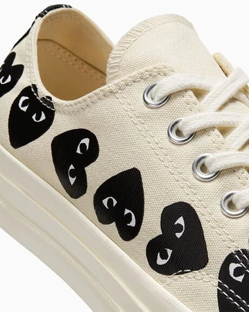 CDG Converse Chuck 70 Lo Milk Heart seite closeup