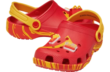 McDonalds x Crocs Clog Happy Meal schräg frontal