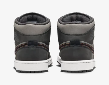 Jordan 1 Mid Night Stadium von hinten